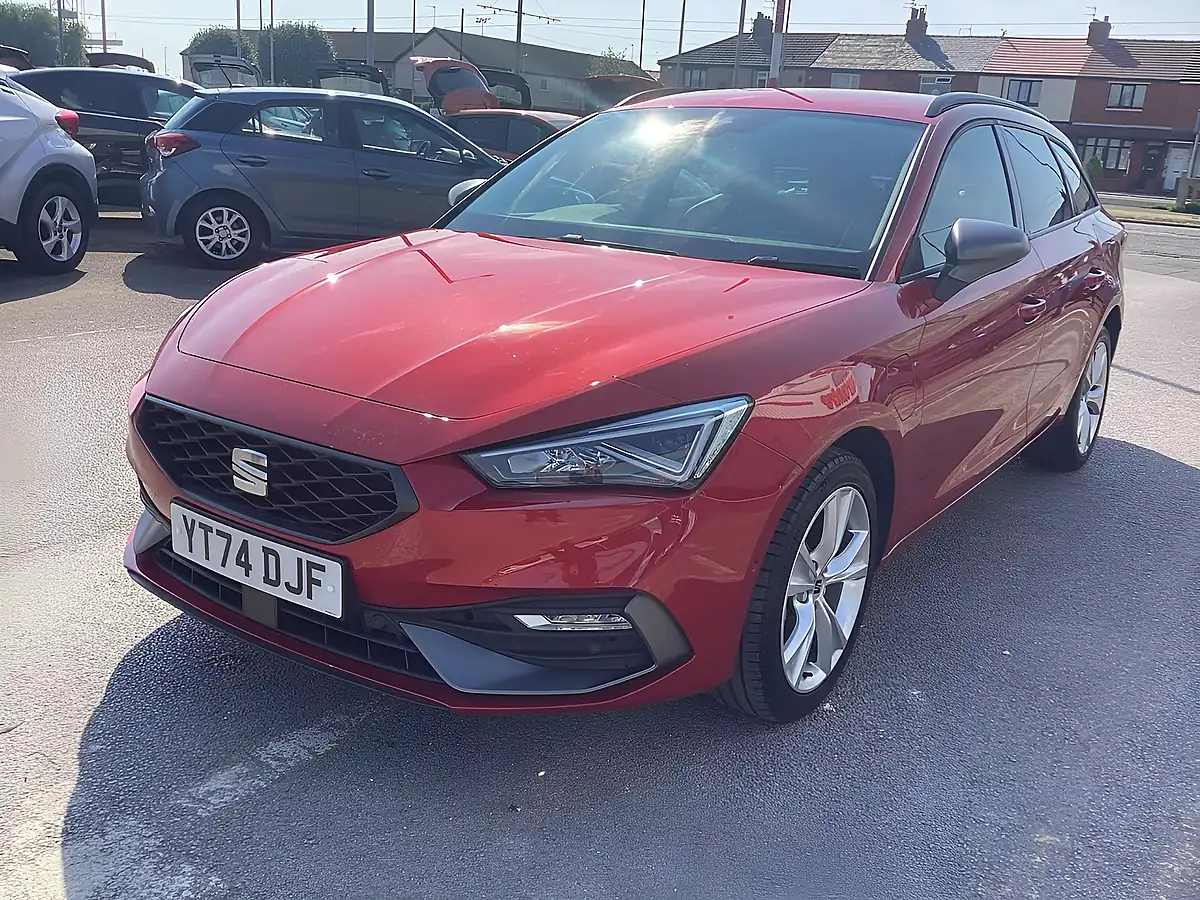 Used 2024 SEAT Leon Fr Red - Interior and Exterior details 10