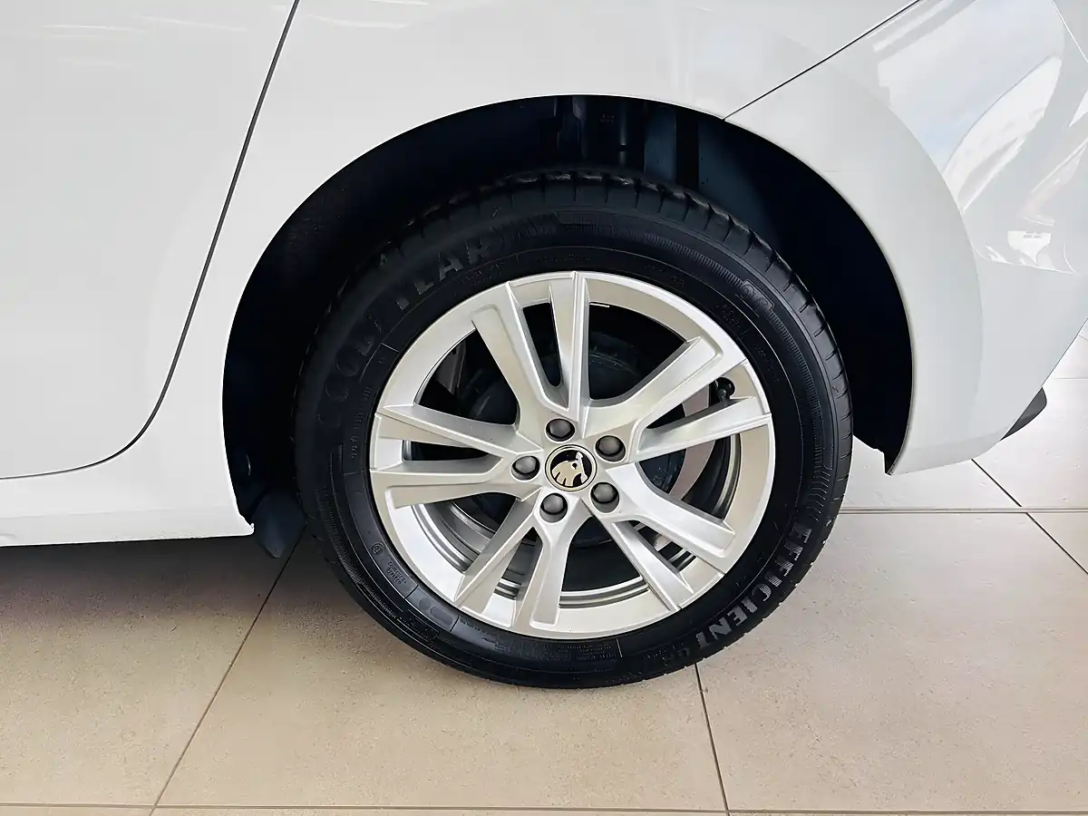 Used 2024 Skoda Fabia Se L White - Interior and Exterior details 6