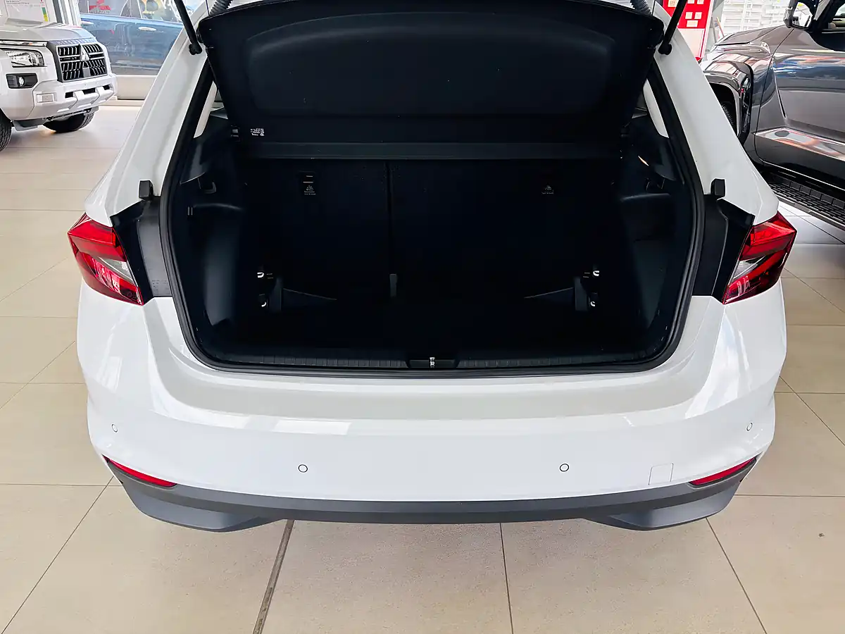 Used 2024 Skoda Fabia Se L White - Interior and Exterior details 8
