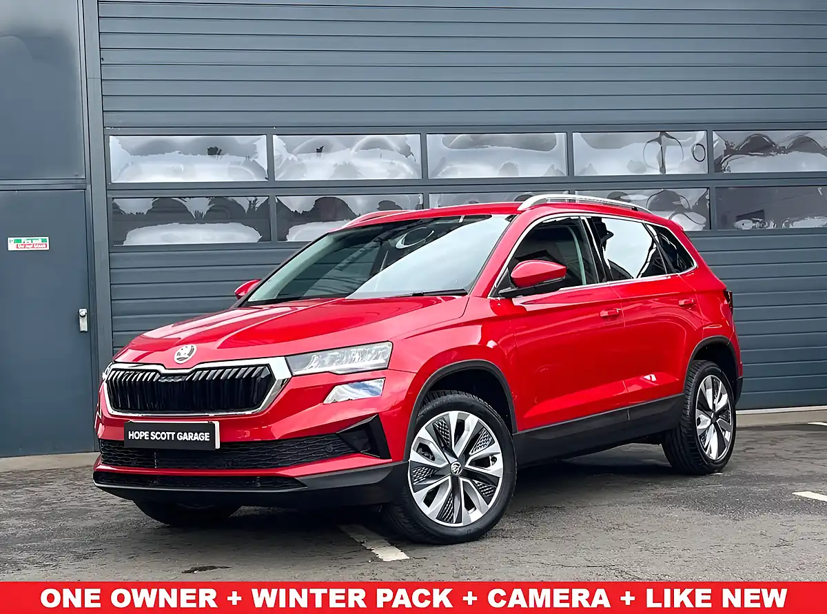 Used 2024 Skoda Karoq Se L Red - Front View