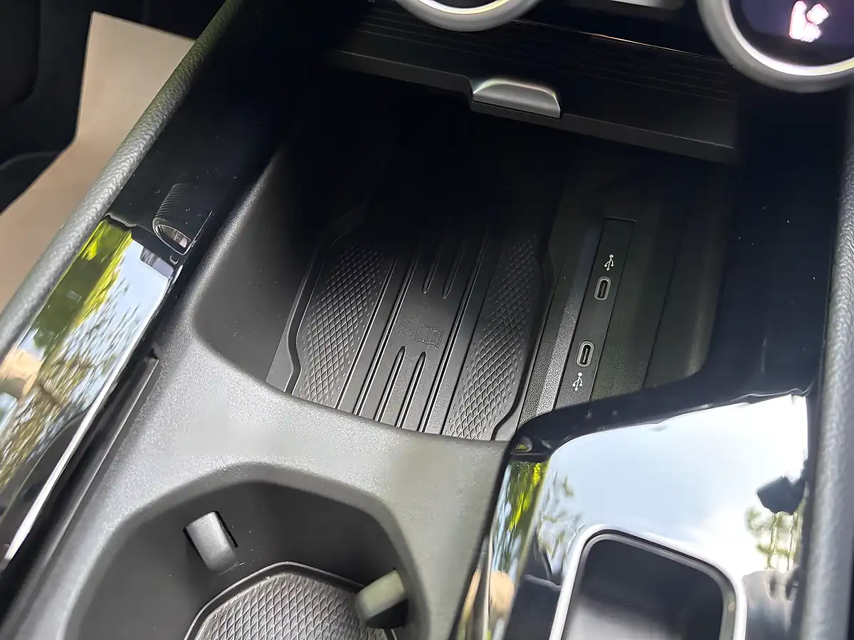 Used 2024 Skoda Superb Se L Grey - Interior and Exterior details 10