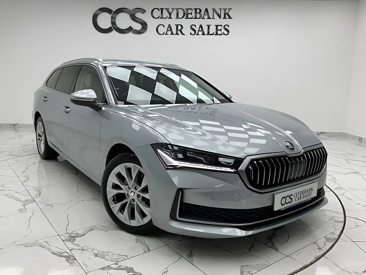 Used 2024 Skoda Superb Se L Pebble Silver - Front View