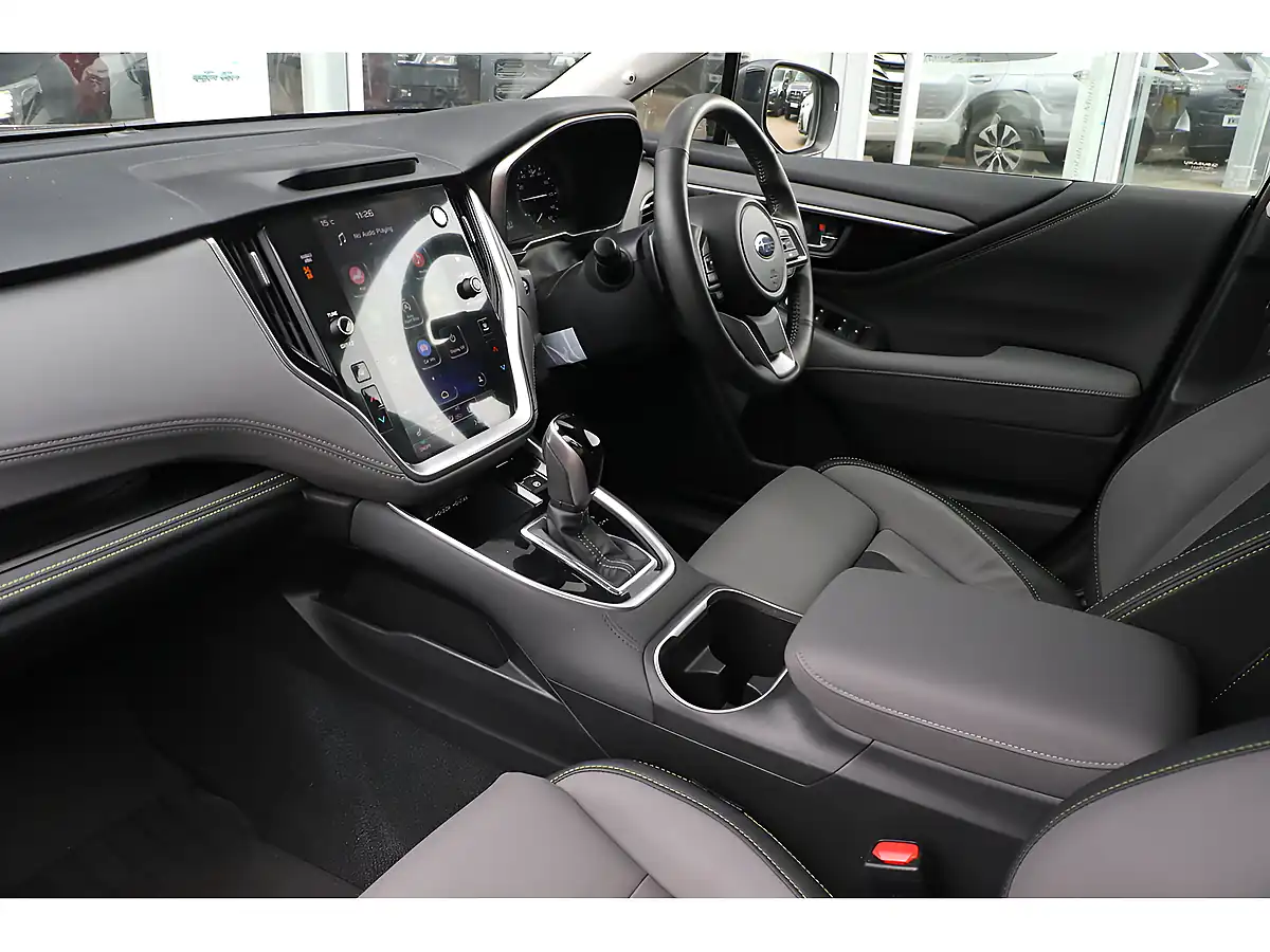 Used 2024 Subaru Outback Field Black - Interior and Exterior details 17