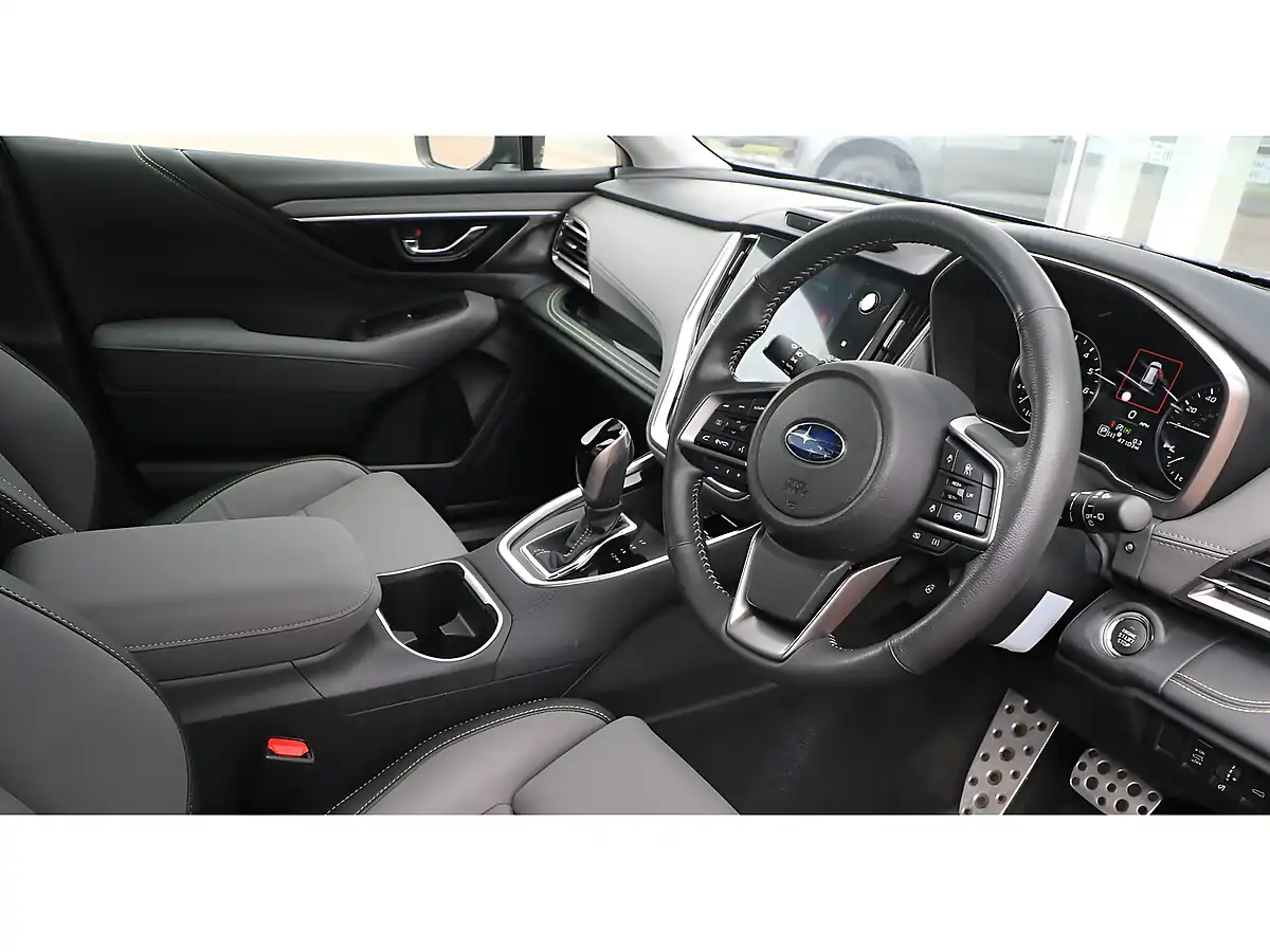 Used 2024 Subaru Outback Field Black - Interior and Exterior details 6