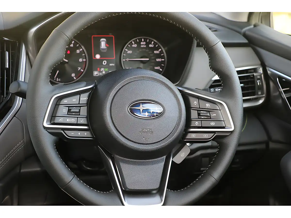 Used 2024 Subaru Outback I Field Black - Interior and Exterior details 12
