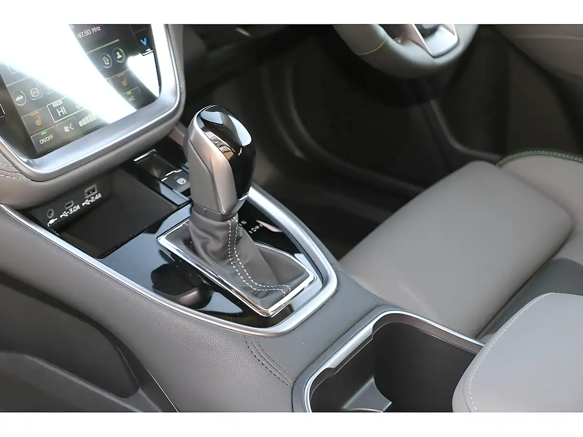 Used 2024 Subaru Outback I Field Black - Interior and Exterior details 16