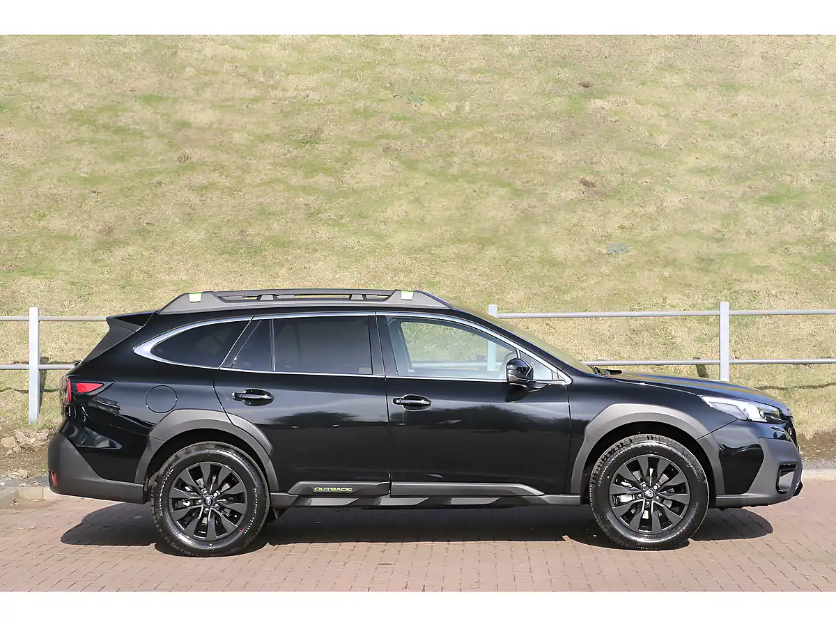 Used 2024 Subaru Outback I Field Black - Interior and Exterior details 3