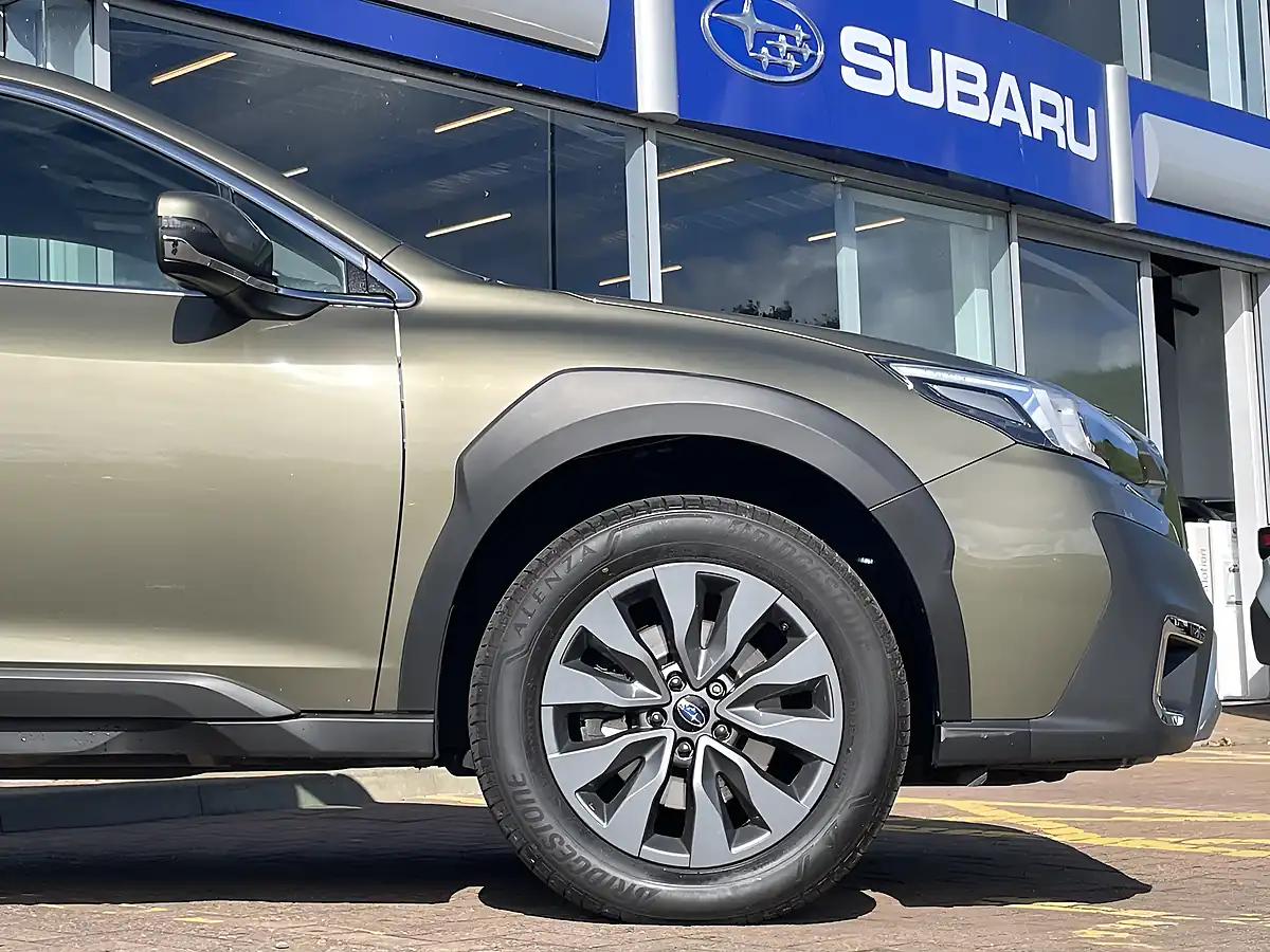 Used 2024 Subaru Outback I Limited Autumn Green - Interior and Exterior details 3