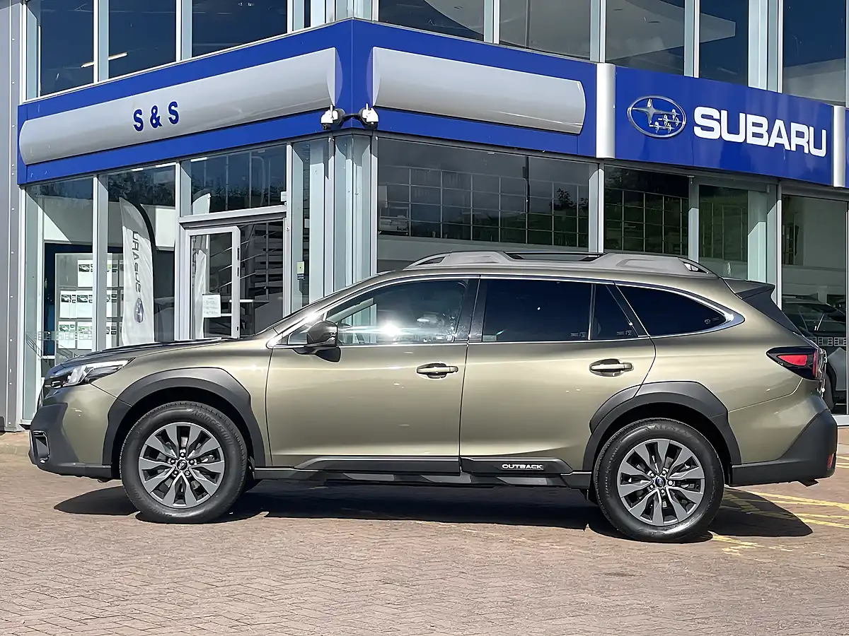 Used 2024 Subaru Outback I Limited Autumn Green - Interior and Exterior details 7