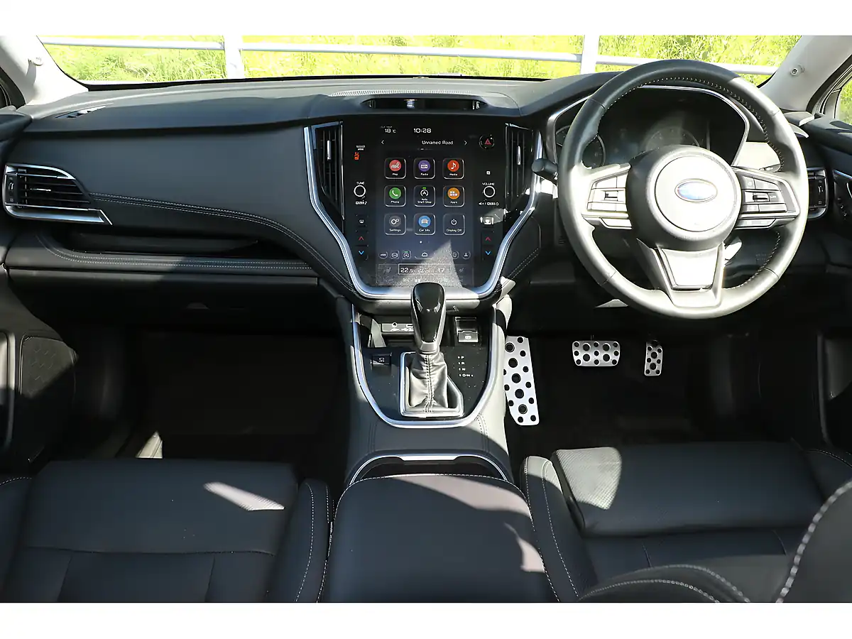 Used 2024 Subaru Outback I Touring Ice Silver - Interior and Exterior details 12