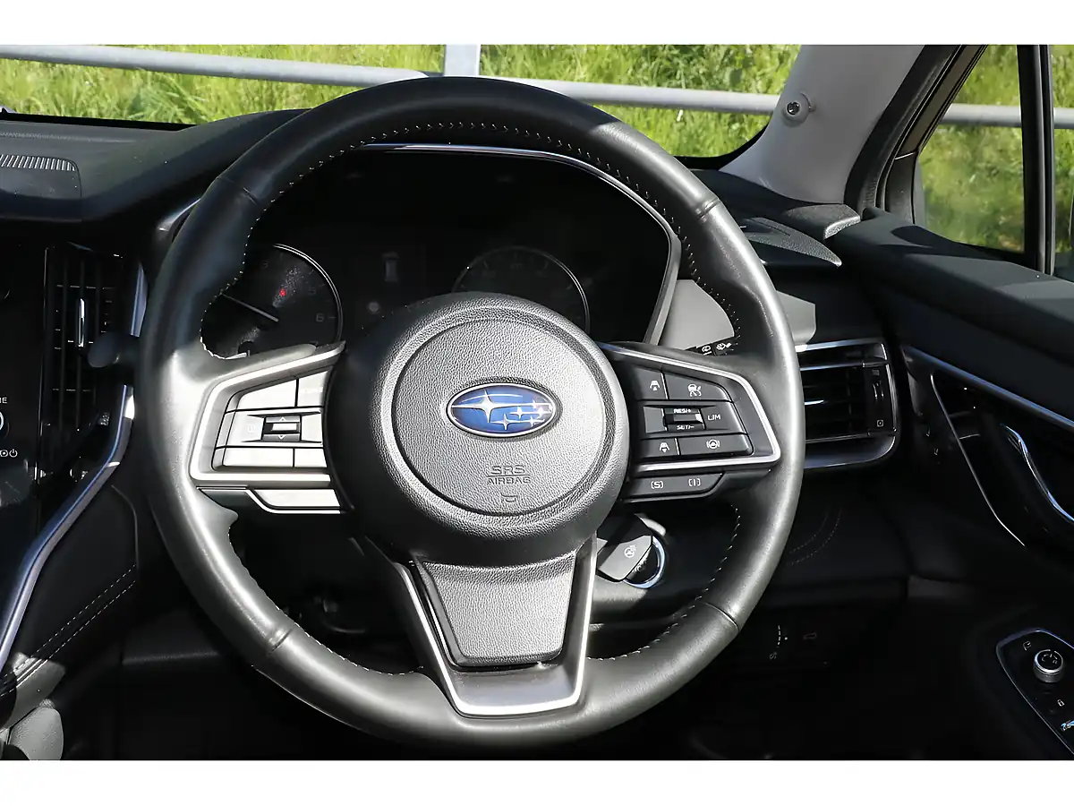 Used 2024 Subaru Outback I Touring Ice Silver - Interior and Exterior details 14