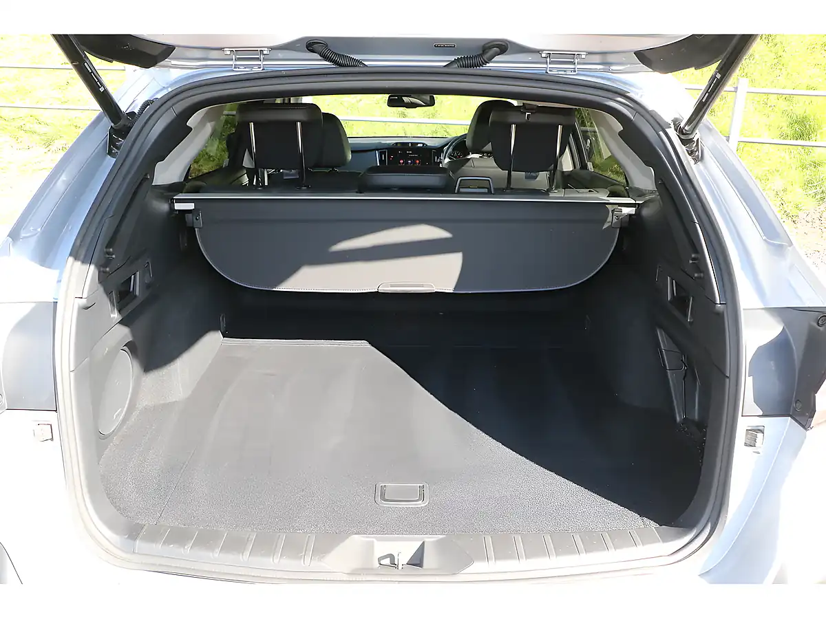 Used 2024 Subaru Outback I Touring Ice Silver - Interior and Exterior details 17