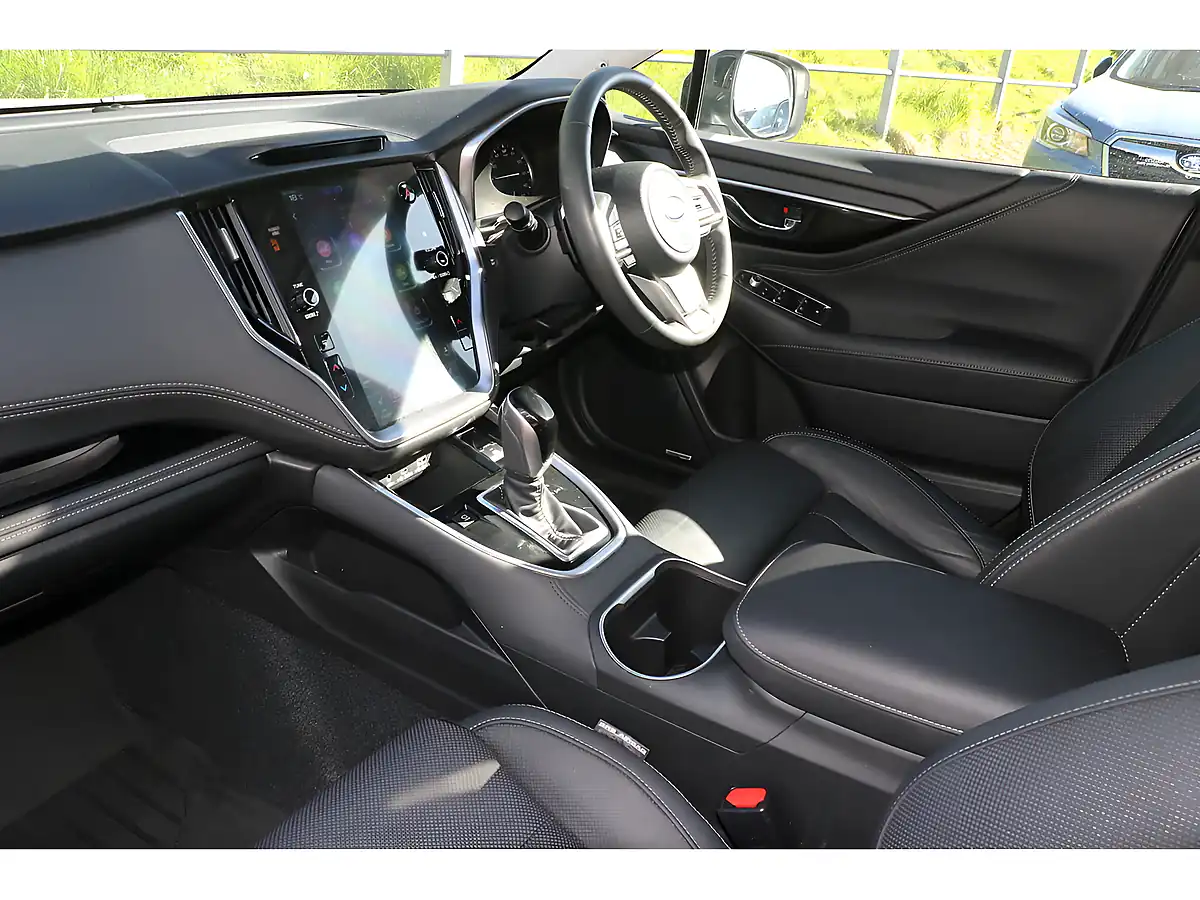 Used 2024 Subaru Outback I Touring Ice Silver - Interior and Exterior details 19