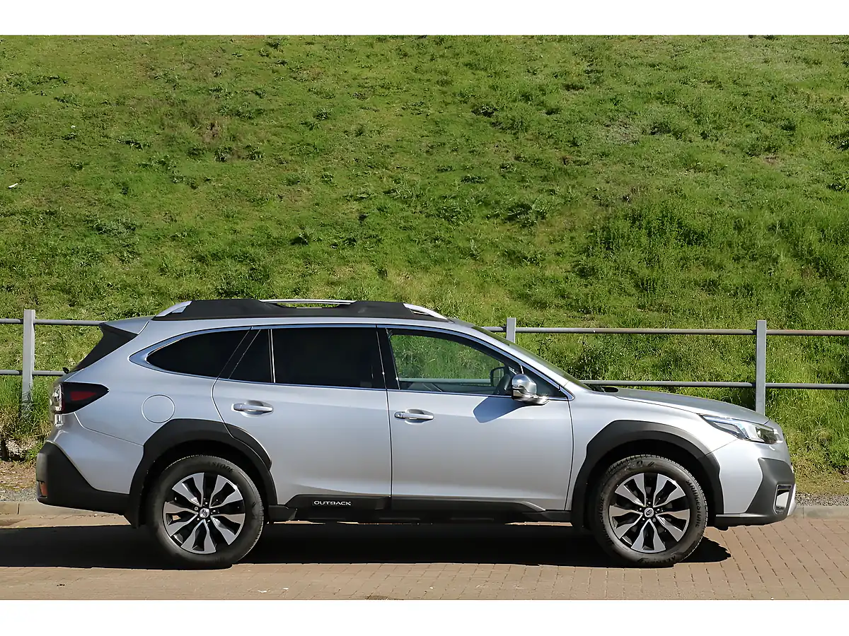 Used 2024 Subaru Outback I Touring Ice Silver - Interior and Exterior details 3