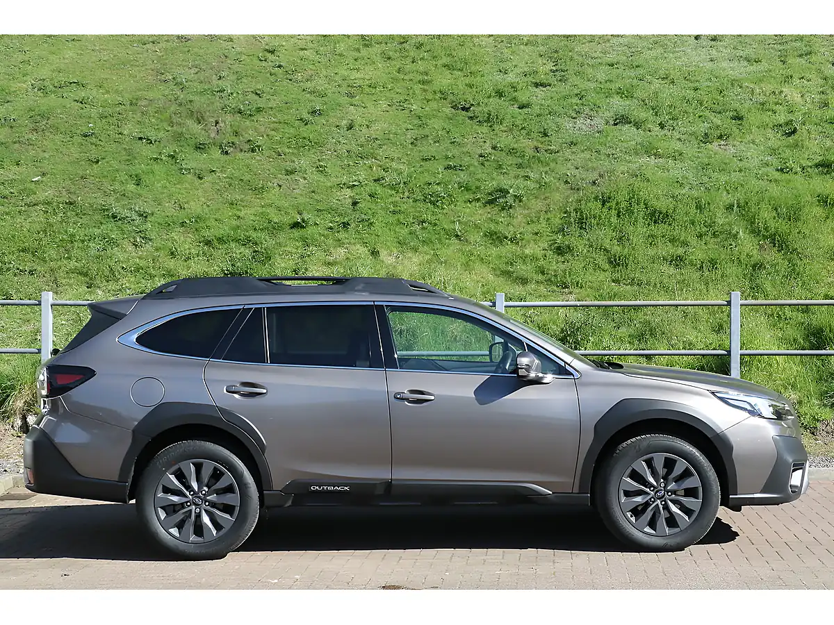 Used 2024 Subaru Outback Limited Brilliant Bronze - Interior and Exterior details 3