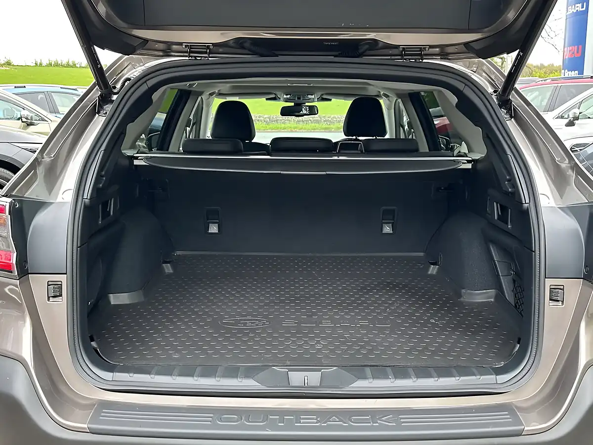 Used 2024 Subaru Outback Touring Gold - Interior and Exterior details 13
