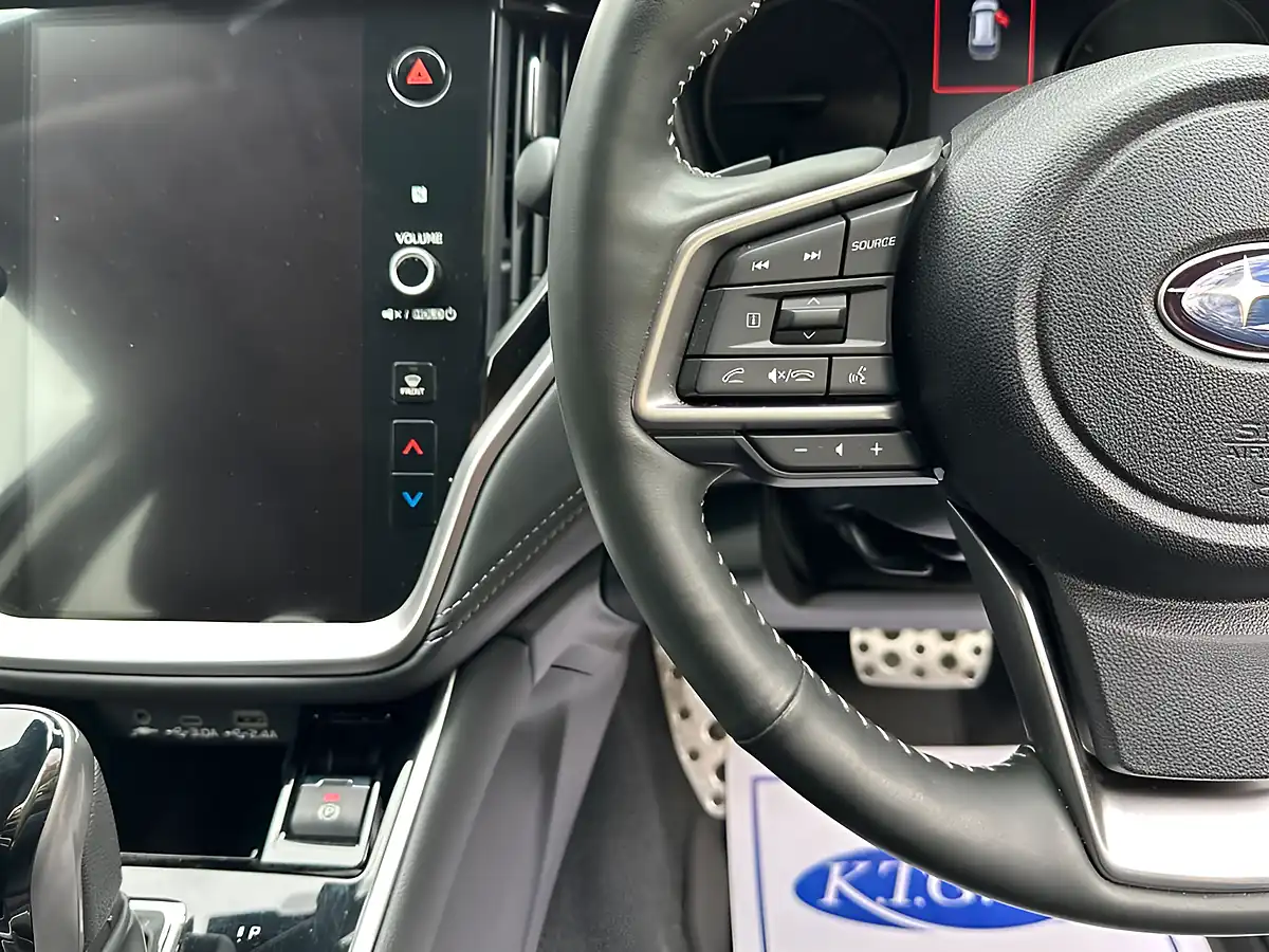 Used 2024 Subaru Outback Touring Gold - Interior and Exterior details 15