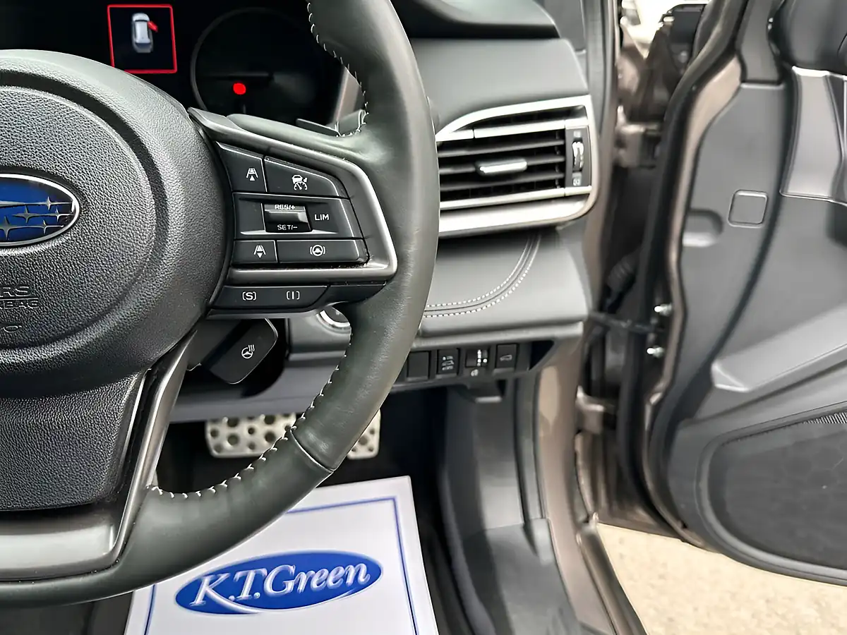 Used 2024 Subaru Outback Touring Gold - Interior and Exterior details 16