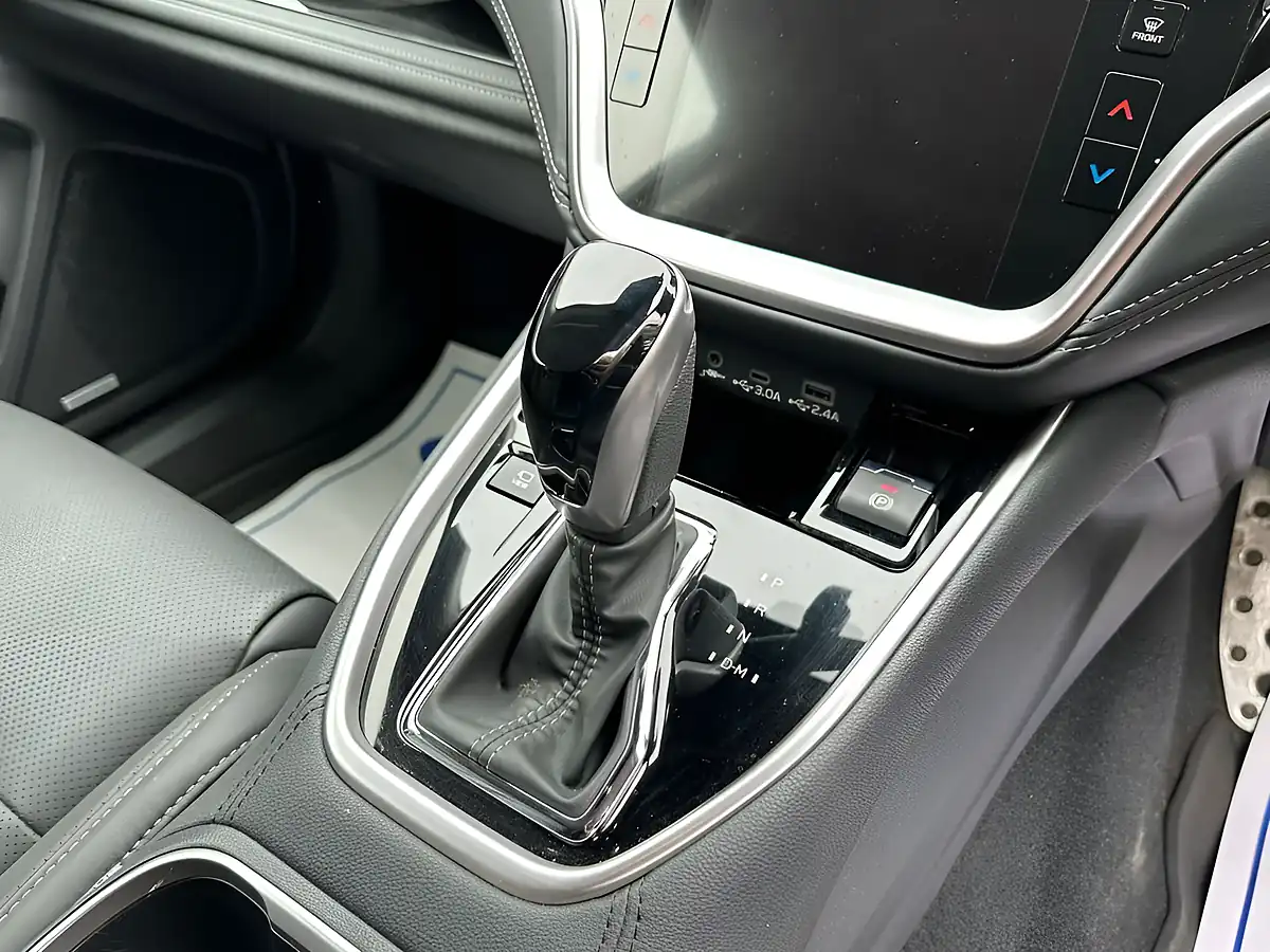 Used 2024 Subaru Outback Touring Gold - Interior and Exterior details 17