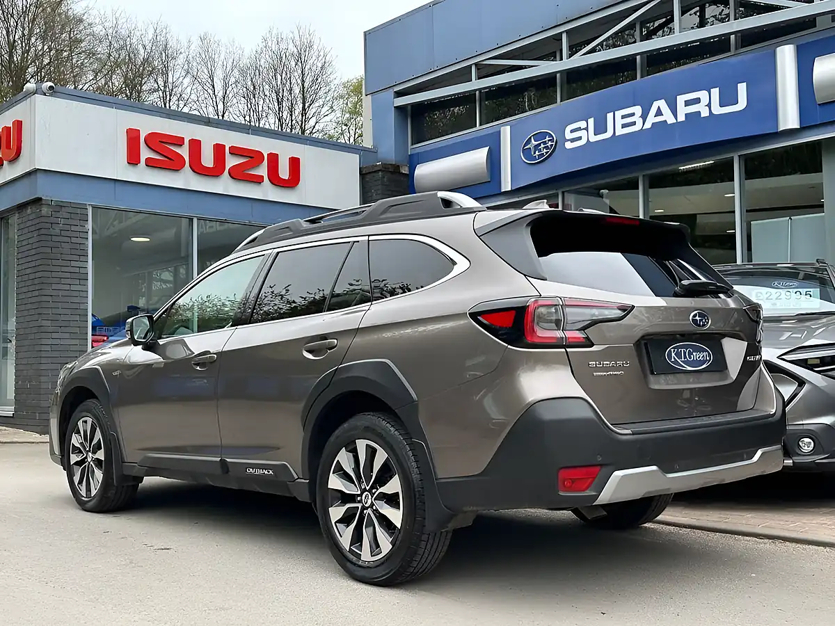 Used 2024 Subaru Outback Touring Gold - Interior and Exterior details 3