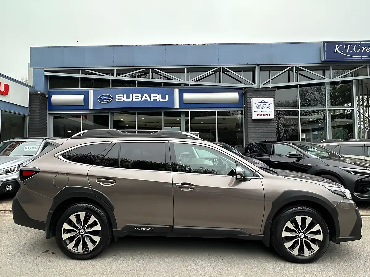 Used 2024 Subaru Outback Touring Gold - Interior and Exterior details 5