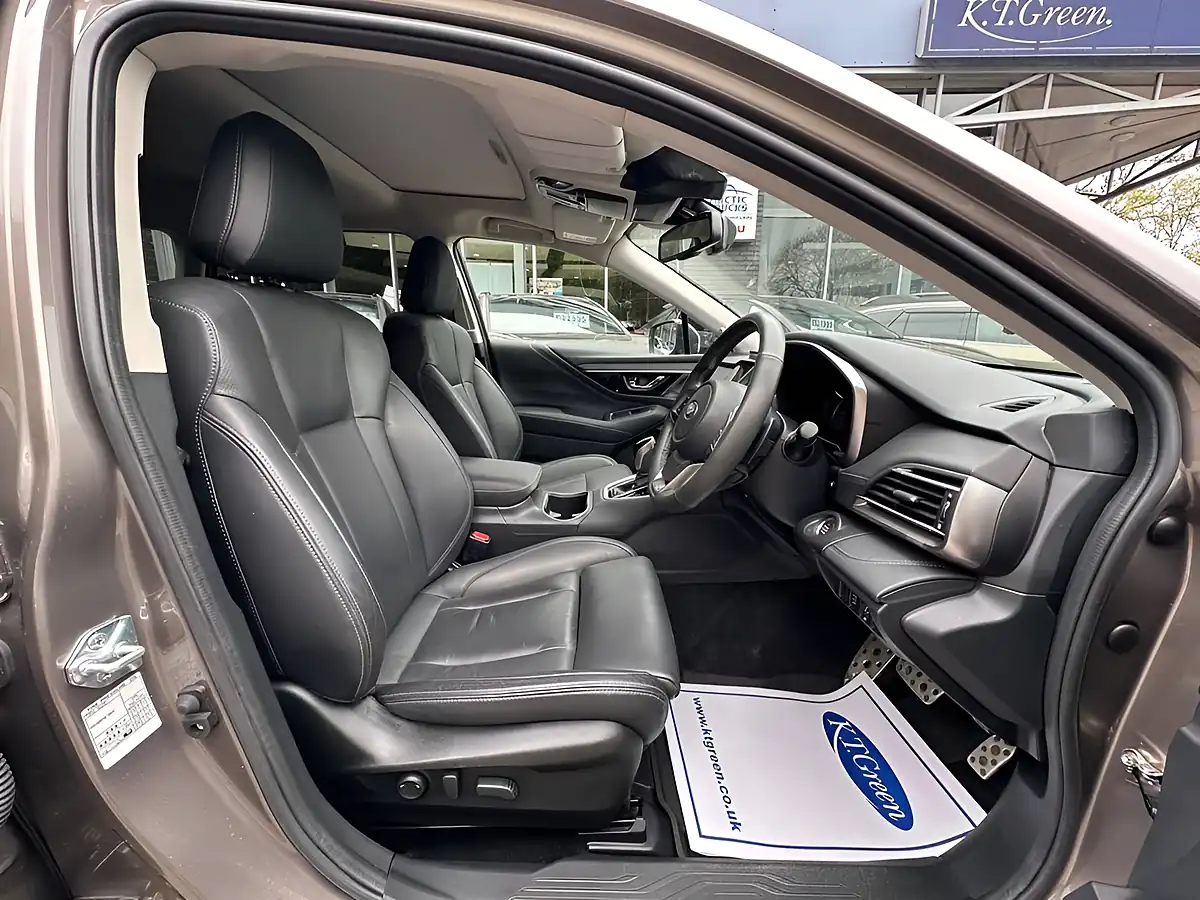 Used 2024 Subaru Outback Touring Gold - Interior and Exterior details 7