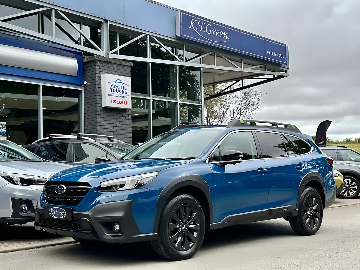 Used 2024 Subaru Outback Touring X Blue - Front View