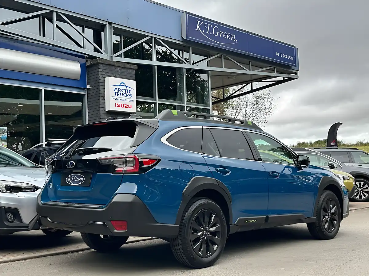 Used 2024 Subaru Outback Touring X Blue - Interior and Exterior details 4