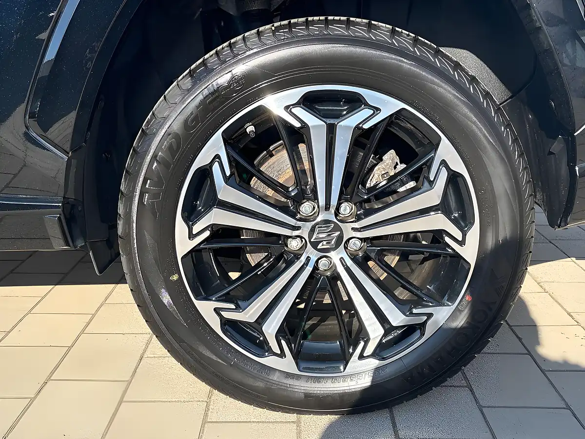 Used 2024 Suzuki Across 4WD Black - Interior and Exterior details 7
