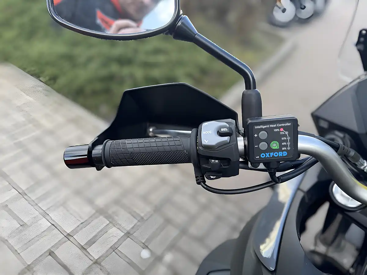 Used 2024 Suzuki DL650AM5 Grey - Interior and Exterior details 11