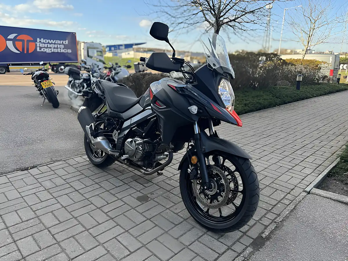 Used 2024 Suzuki DL650AM5 Grey - Interior and Exterior details 3