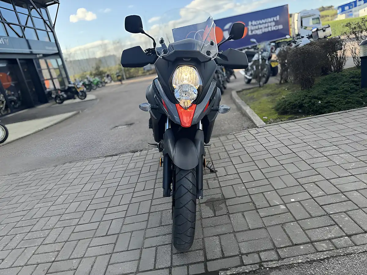 Used 2024 Suzuki DL650AM5 Grey - Interior and Exterior details 4