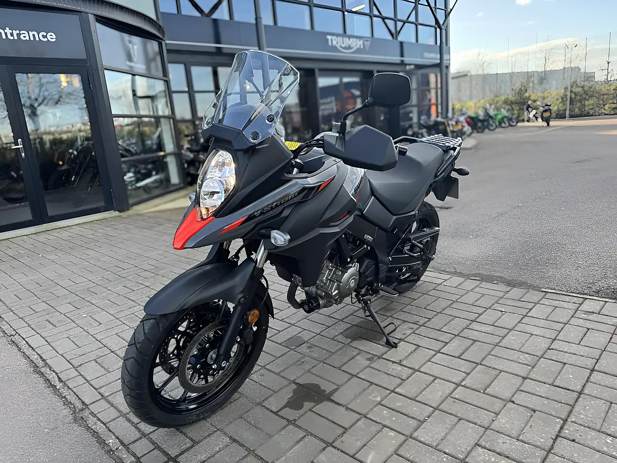 Used 2024 Suzuki DL650AM5 Grey - Interior and Exterior details 5