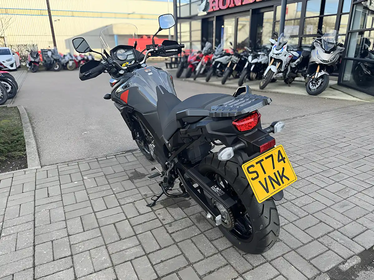 Used 2024 Suzuki DL650AM5 Grey - Interior and Exterior details 7