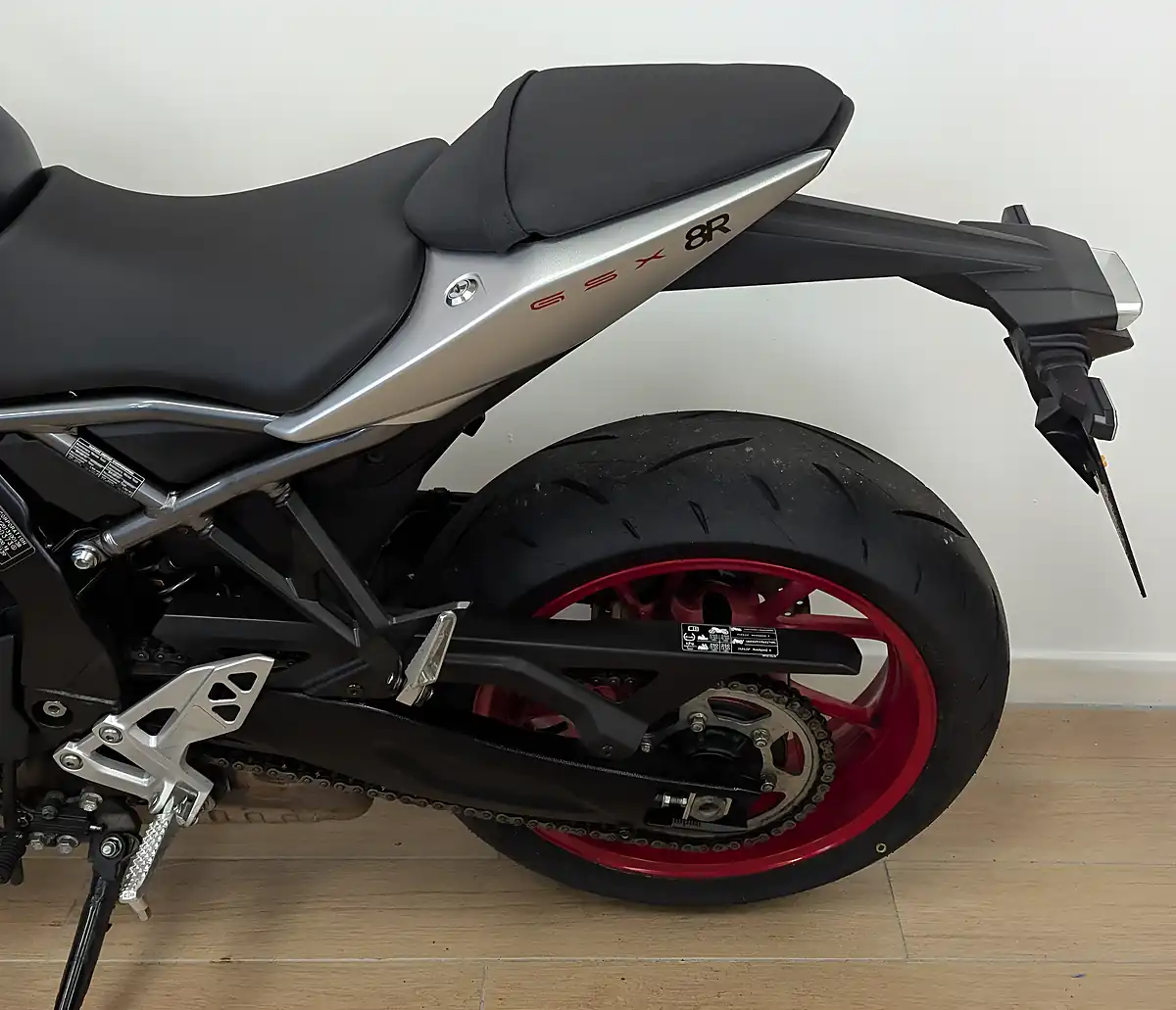 Used 2024 Suzuki GSX-8R 800 Silver - Interior and Exterior details 14