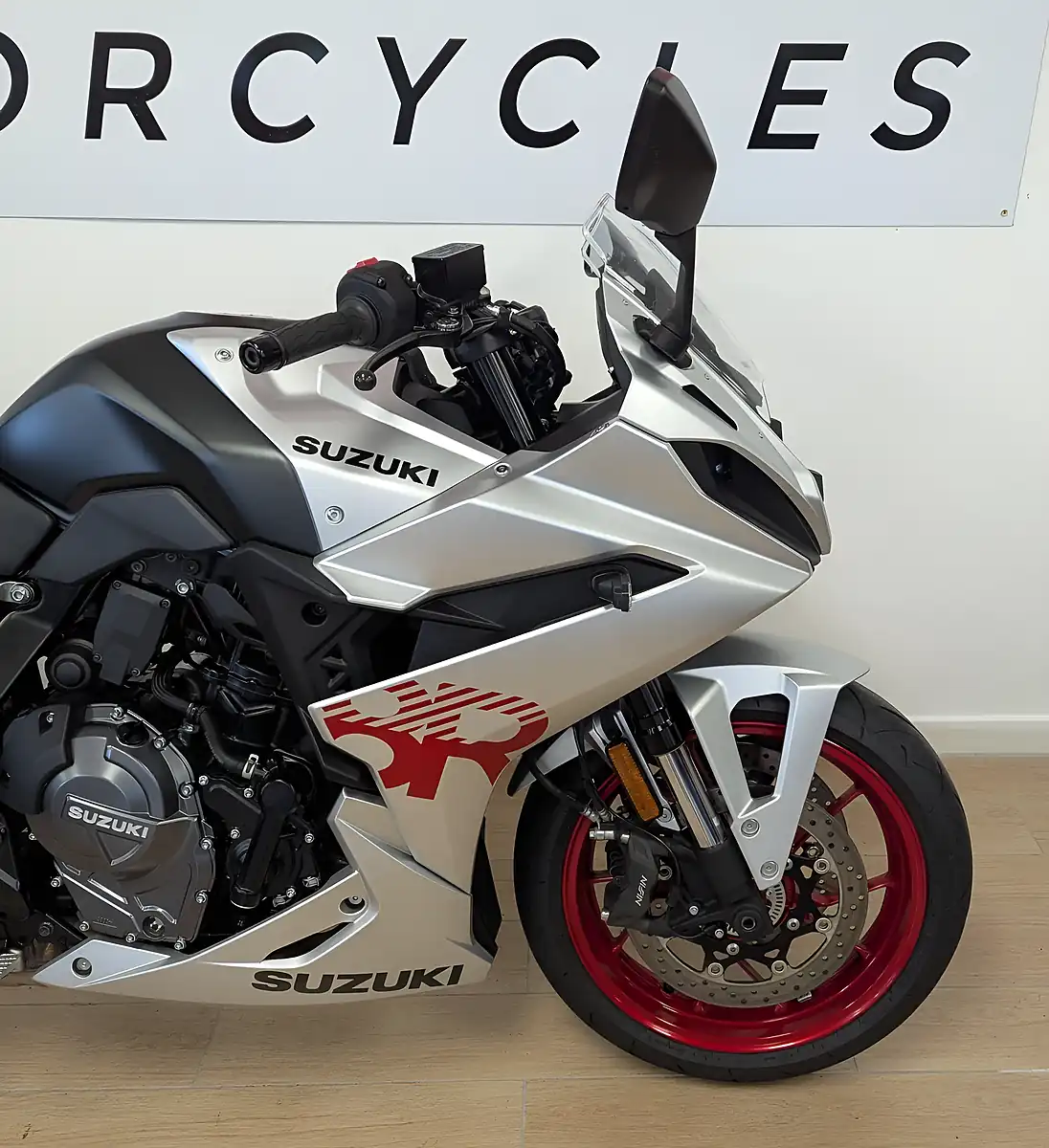 Used 2024 Suzuki GSX-8R 800 Silver - Interior and Exterior details 6
