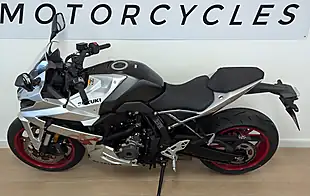 Used 2024 Suzuki GSX-8R 800 Silver - Interior and Exterior details 9