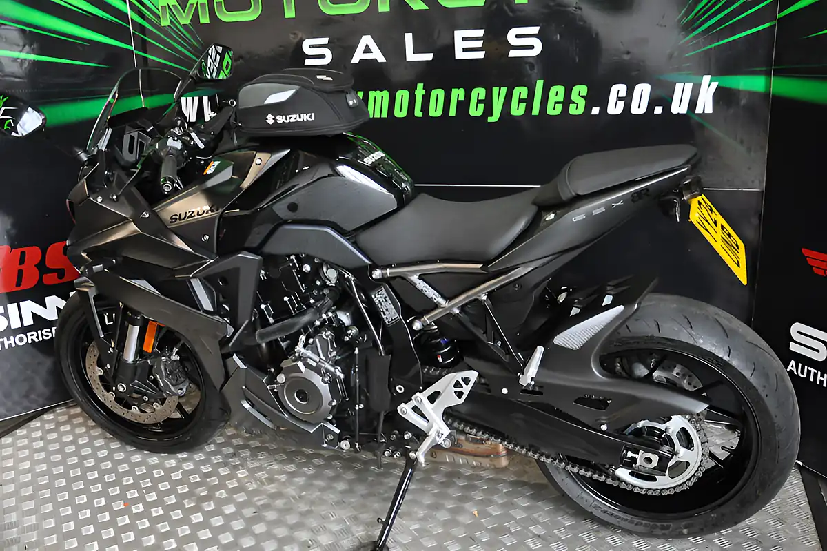 Used 2024 Suzuki Gsx 8R Black - Interior and Exterior details 10