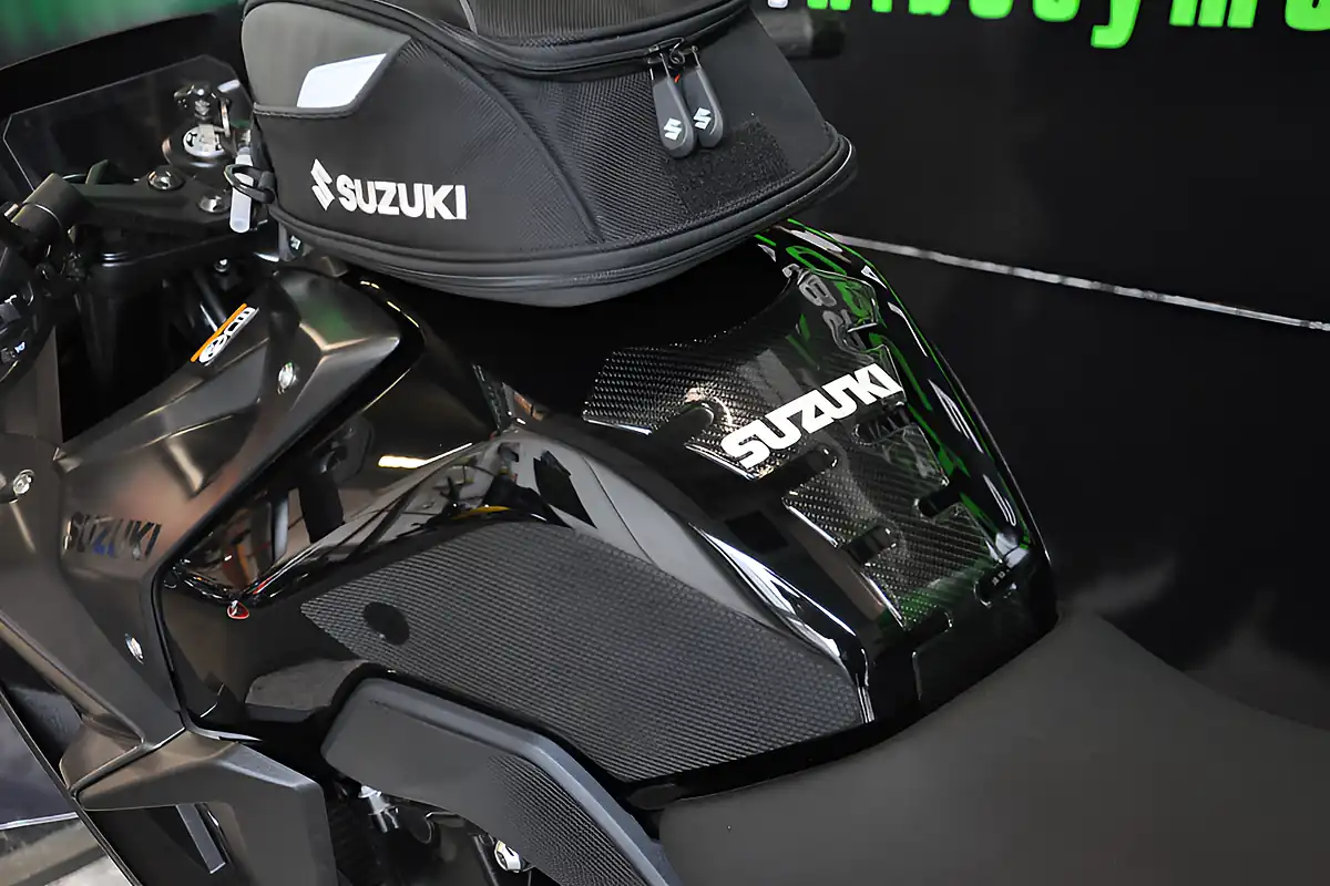 Used 2024 Suzuki Gsx 8R Black - Interior and Exterior details 11