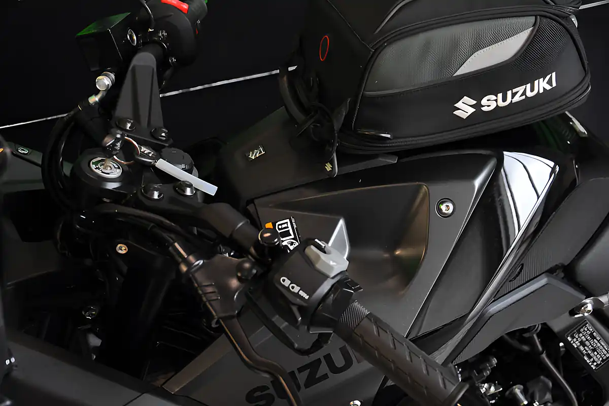 Used 2024 Suzuki Gsx 8R Black - Interior and Exterior details 13