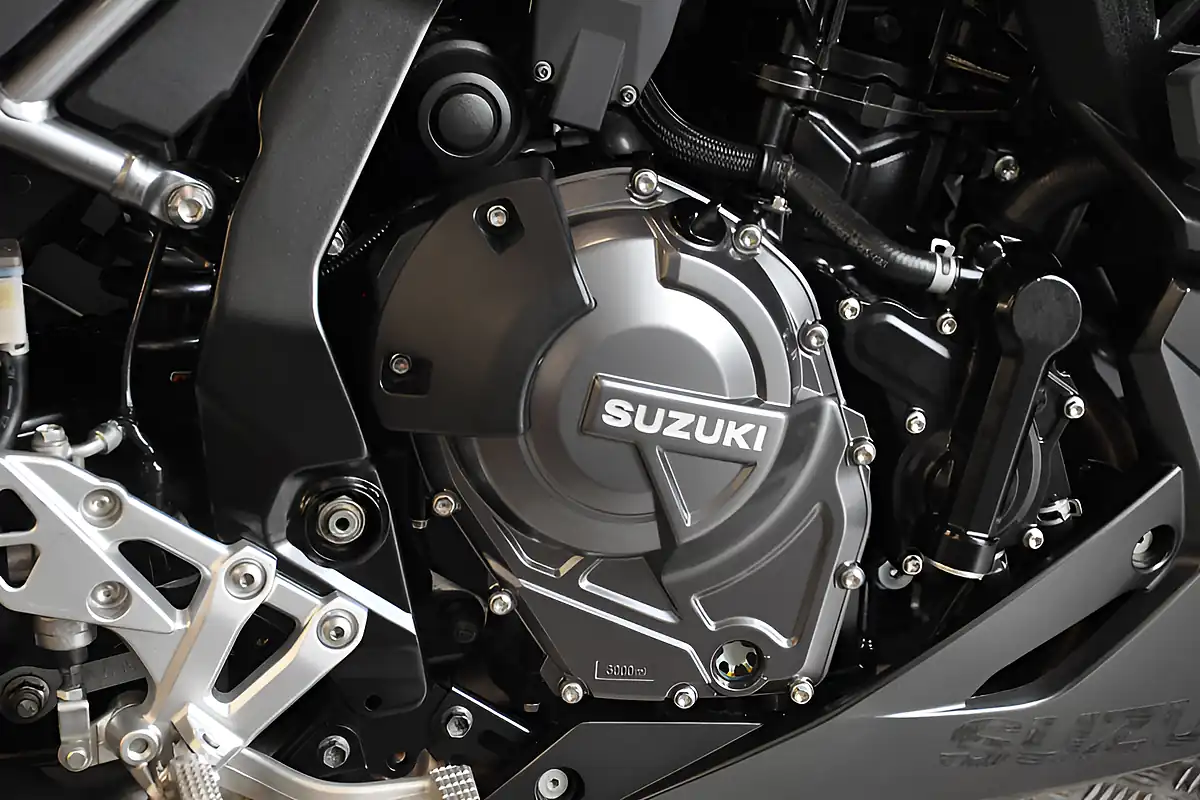 Used 2024 Suzuki Gsx 8R Black - Interior and Exterior details 16