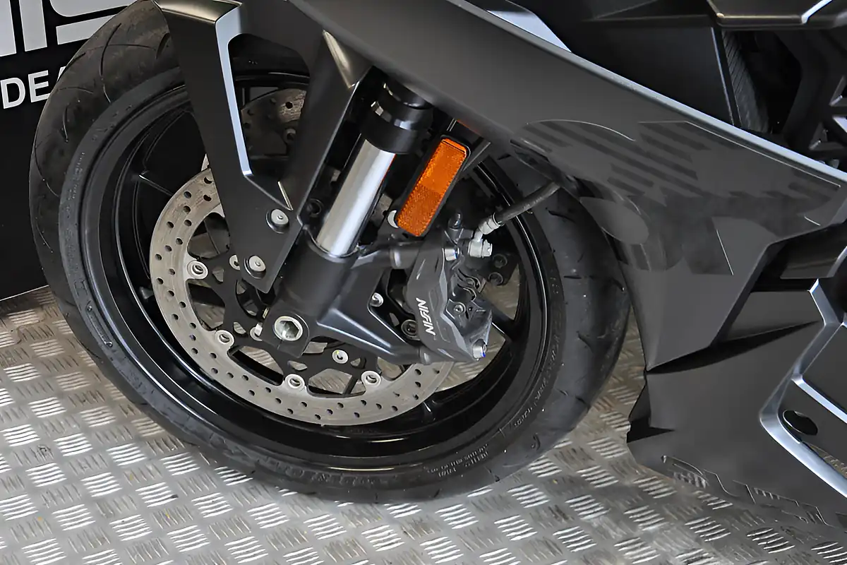 Used 2024 Suzuki Gsx 8R Black - Interior and Exterior details 4
