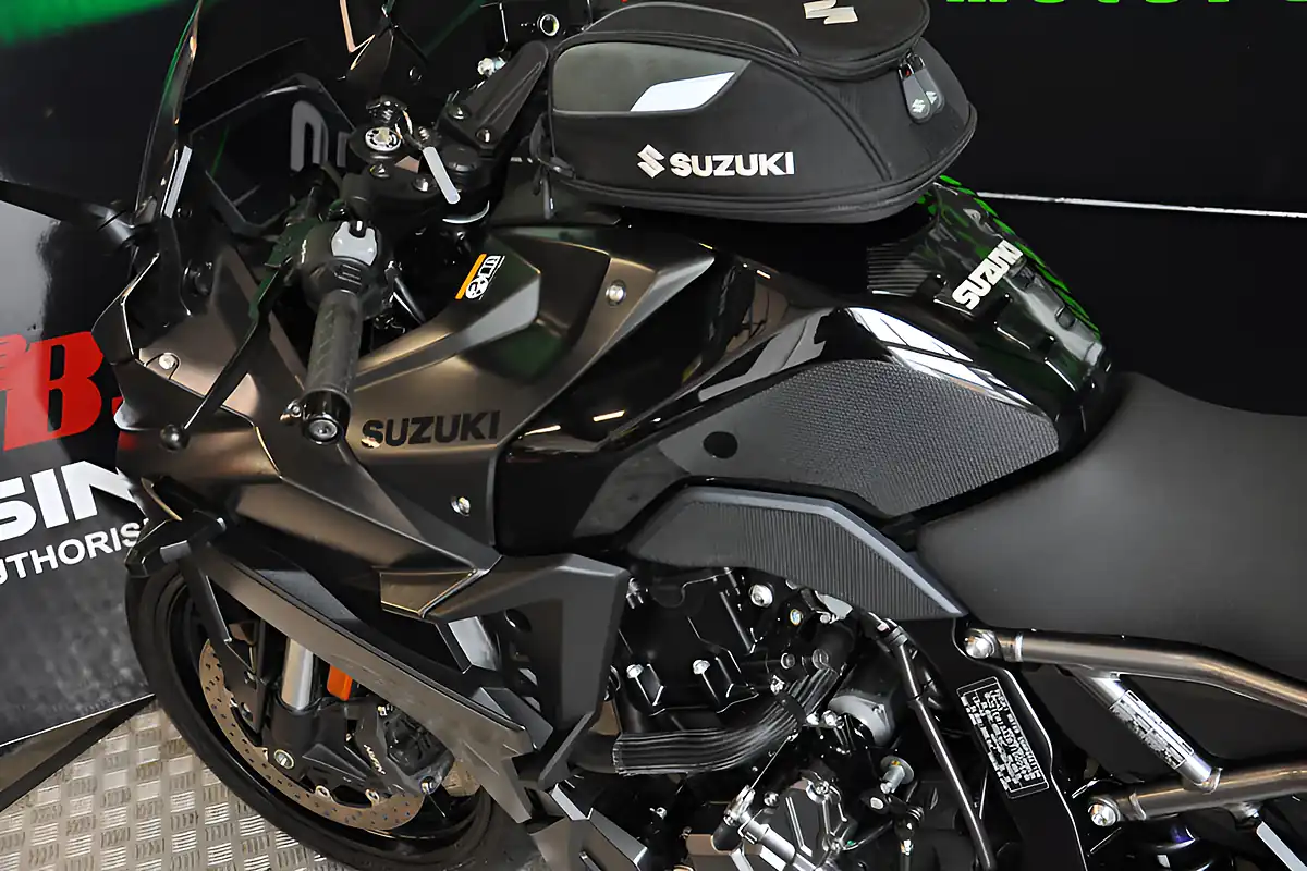 Used 2024 Suzuki Gsx 8R Black - Interior and Exterior details 9