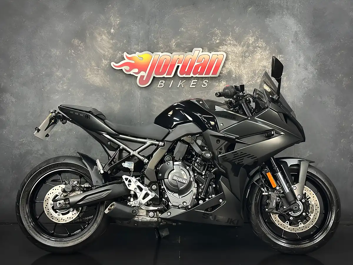 Used 2024 Suzuki GSX-8R R Black - Front View