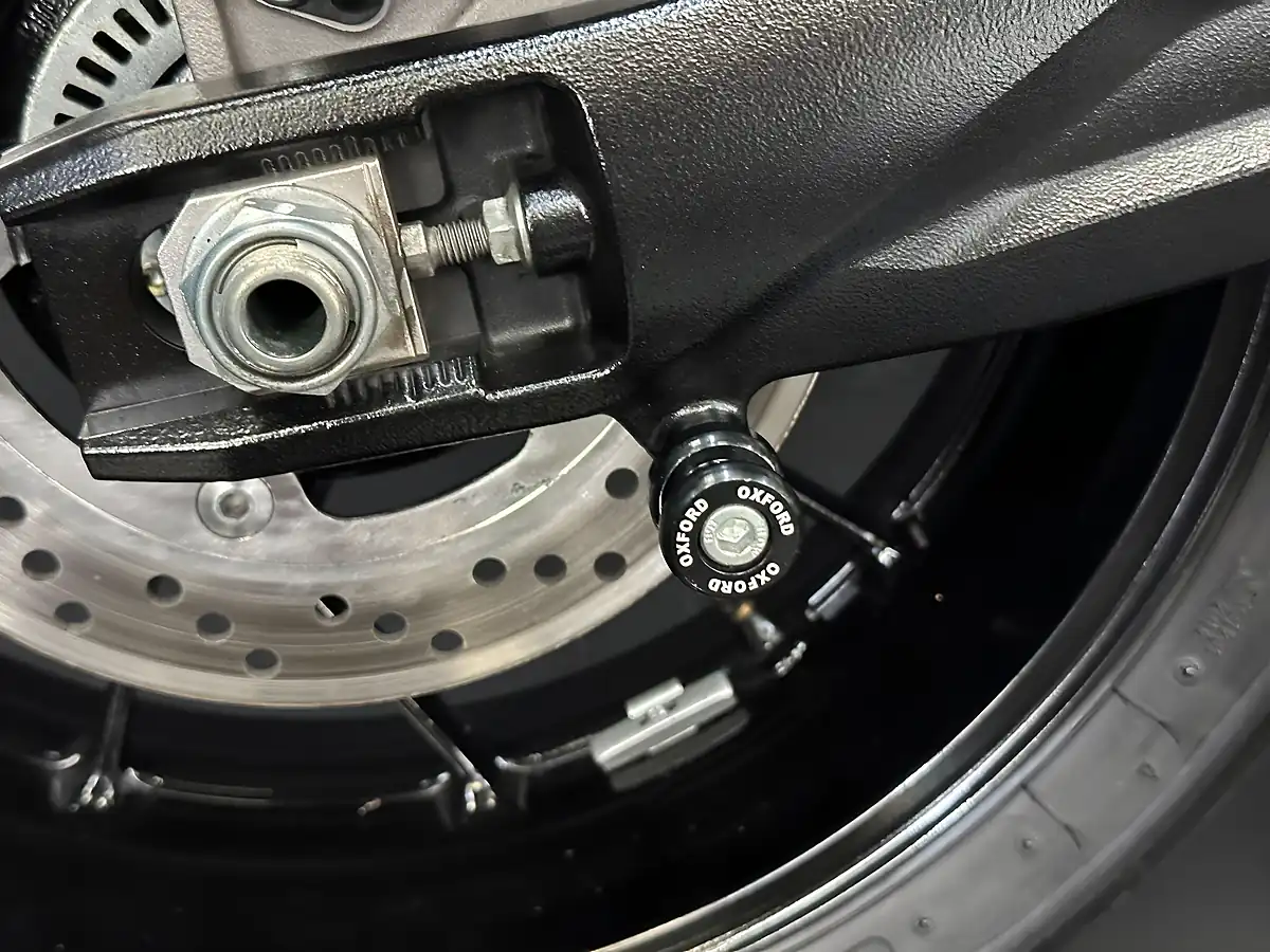 Used 2024 Suzuki GSX-8R R Black - Interior and Exterior details 14