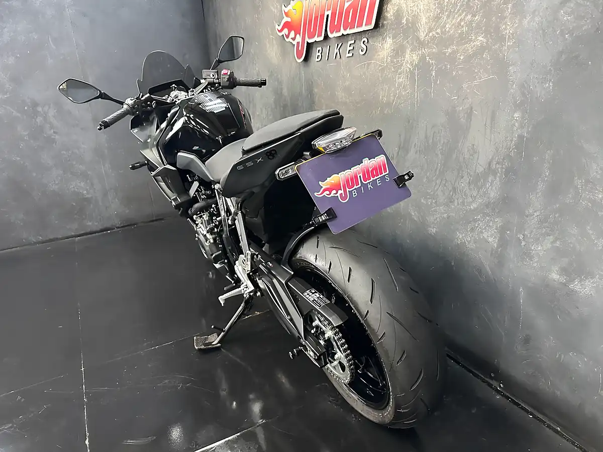 Used 2024 Suzuki GSX-8R R Black - Interior and Exterior details 20