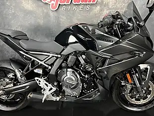 Used 2024 Suzuki GSX-8R R Black - Interior and Exterior details 8