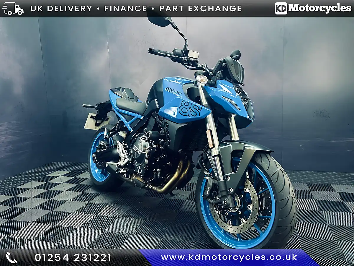 Used 2024 Suzuki GSX-8S Blue - Front View