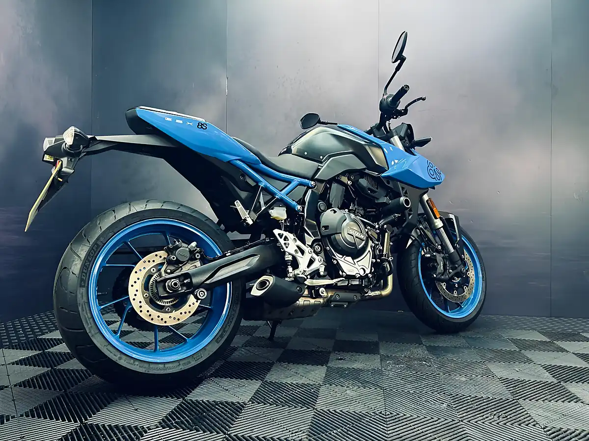 Used 2024 Suzuki GSX-8S Blue - Interior and Exterior details 12
