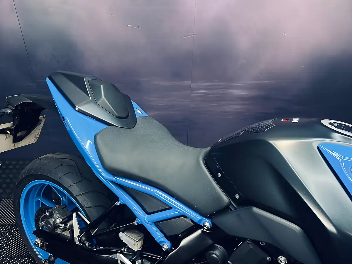 Used 2024 Suzuki GSX-8S Blue - Interior and Exterior details 13